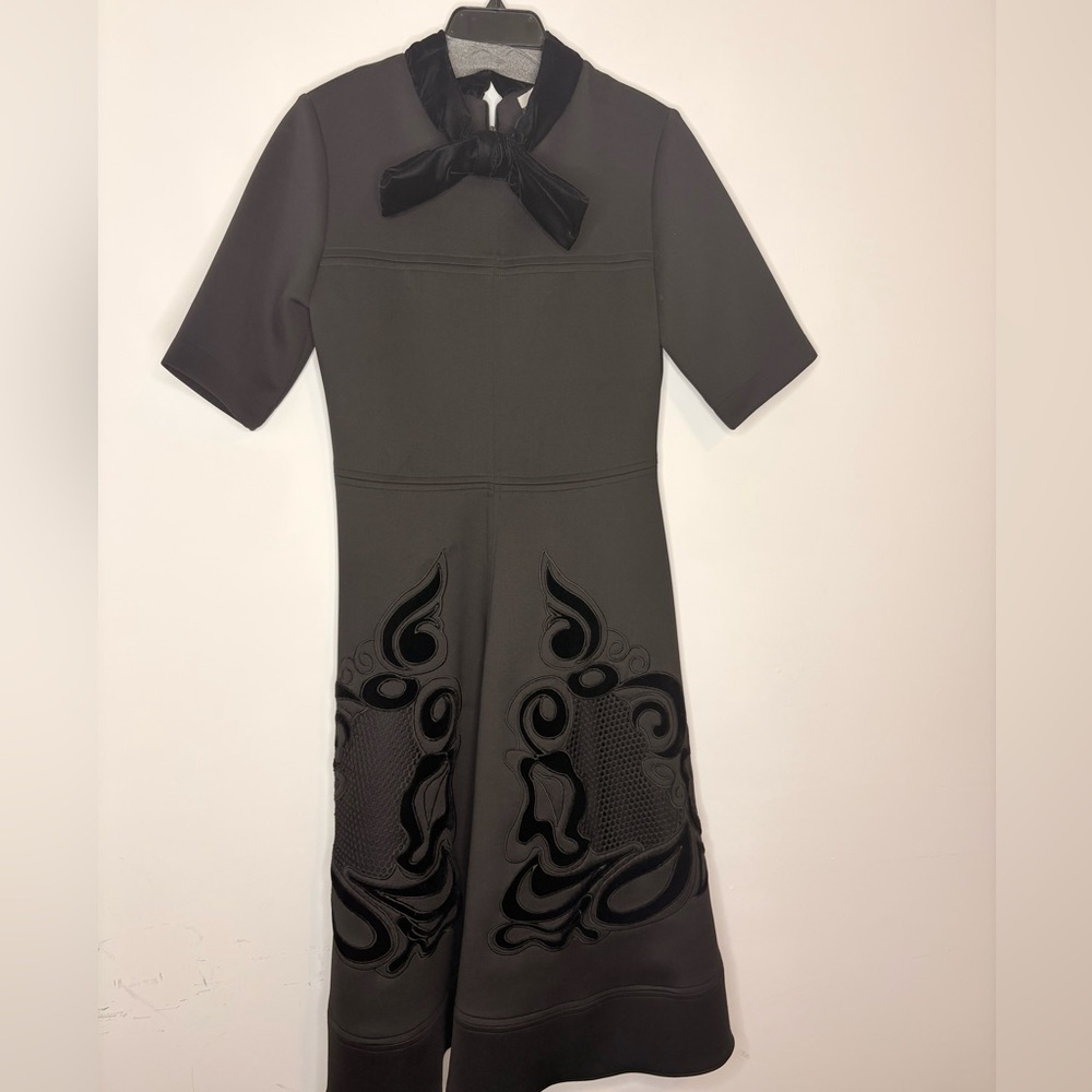 Elegant Black Scuba Dress with Velvet Embroidery and Bow Size 6